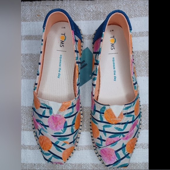 Toms Women's Vibrant Fruit Espadrilles - Picture 9 of 9